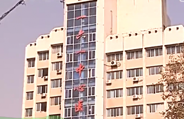 2010年，超女王貝整容後去世，死因成謎，家屬卻對結果很“滿意”