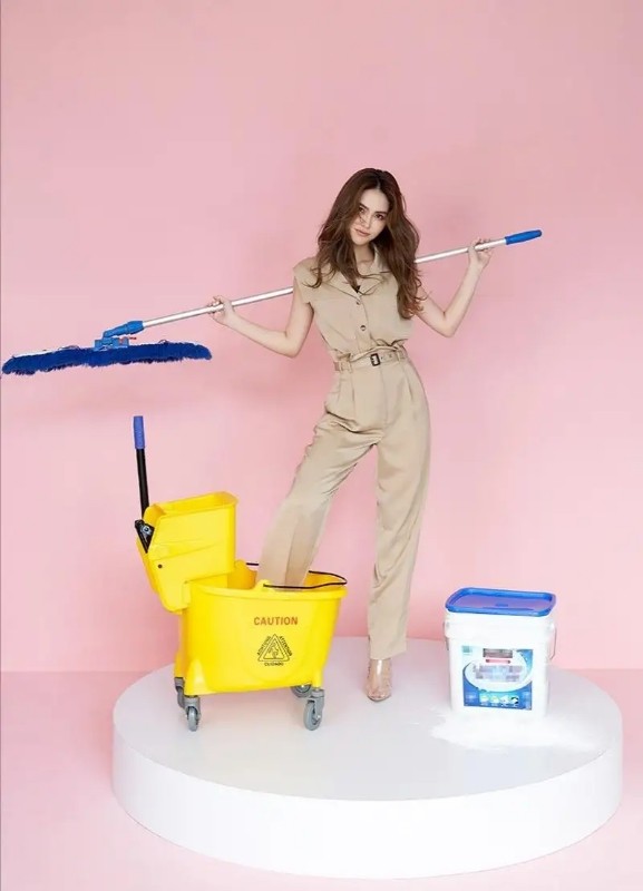 昆凌真不愧是周杰倫的老婆,把西裝當成裙子穿真洋氣,氣場好強大 昆凌真不愧是周杰倫的老婆,把西裝當成裙子穿真洋氣,氣場好強大