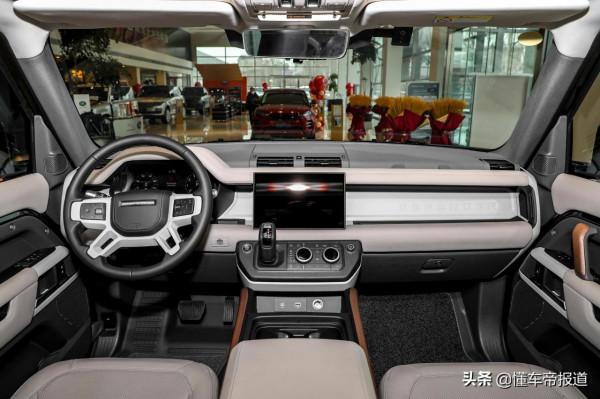 新車 &vert; 售價78&period;8萬元，路虎衛士90虎威雄心版到店實拍，限量400輛