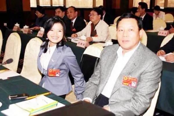 還記得曾說我是導遊先救乘客的文花枝嗎？後來在毛主席家鄉當書記