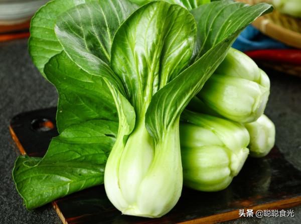 秋天女性多吃這8種食物，維C豐富營養高，應季新鮮，價格便宜