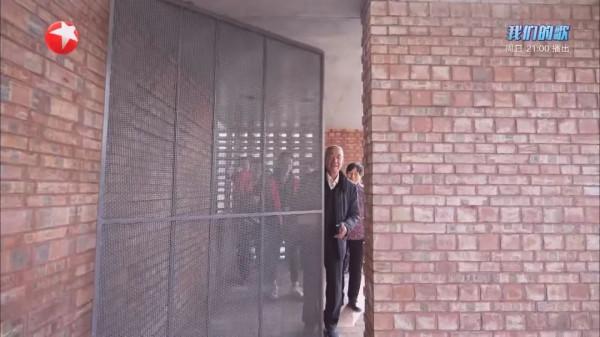 花了132萬,卻把農家小院改造成“毛坯房”!西北老漢家夢破碎.. 花了132萬,卻把農家小院改造成“毛坯房”!西北老漢家夢破碎..