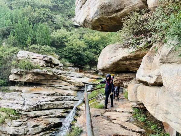 鄭州驢友團八龍潭穿越盧崖瀑布 鄭州驢友團八龍潭穿越盧崖瀑布