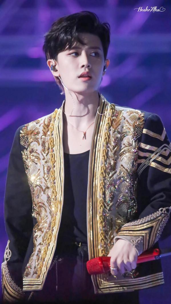 誰說內娛舞臺都不能看？王一博舞臺驚豔，張藝興鹿晗live超穩