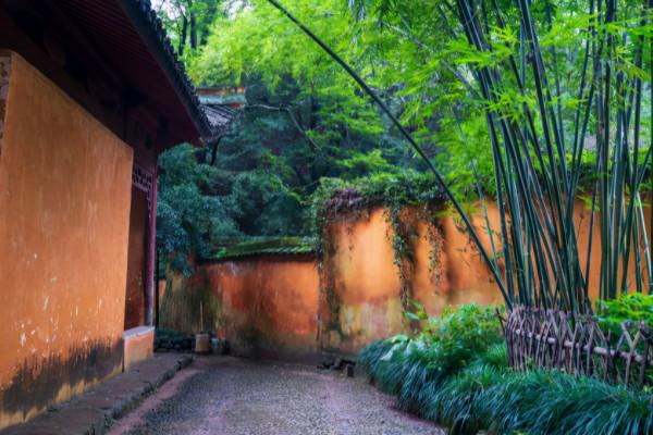 浙江鮮為人知的一座寺廟,素齋2元住宿25,被譽為“城市桃花源” 浙江鮮為人知的一座寺廟,素齋2元住宿25,被譽為“城市桃花源”