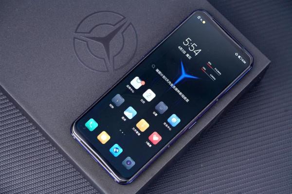 聯想有點“虎”，18G+256G宣佈降1300元，5500mAh+八指操控