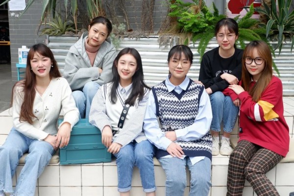 神仙友誼！同寢室六姐妹集體保研