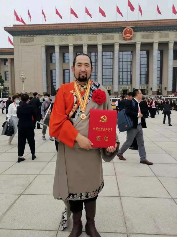 真正康巴漢子,“川藏第一險”的雪線郵路堅持32年,曾遭歹徒襲擊 真正康巴漢子,“川藏第一險”的雪線郵路堅持32年,曾遭歹徒襲擊