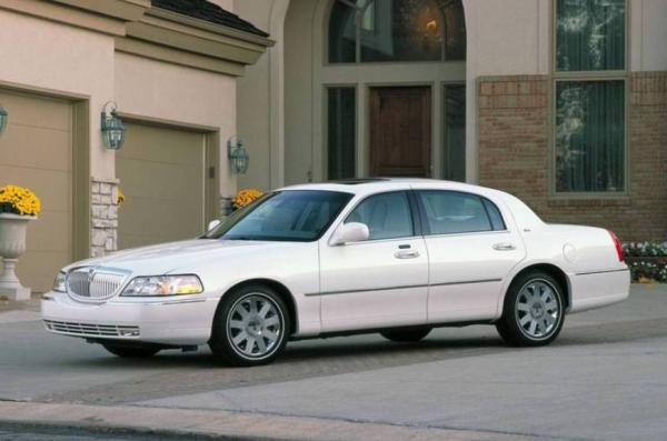 情懷老車之林肯Town Car(城市) 情懷老車之林肯Town Car(城市)