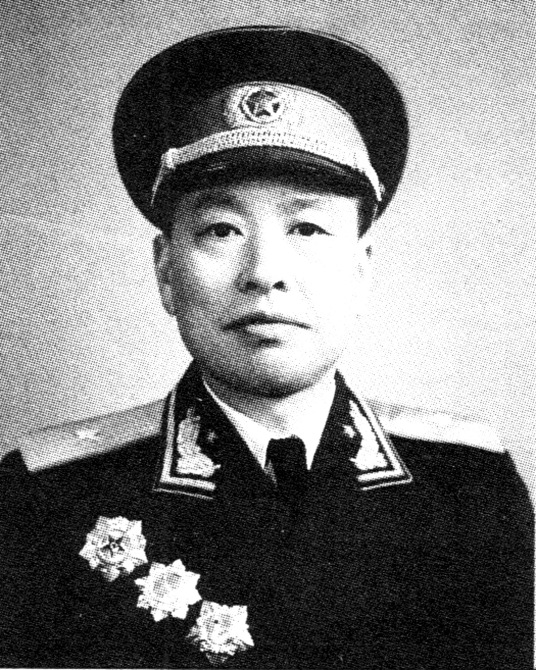 八路軍120師4個主力團的12位營長在1955年被授予什麼軍銜