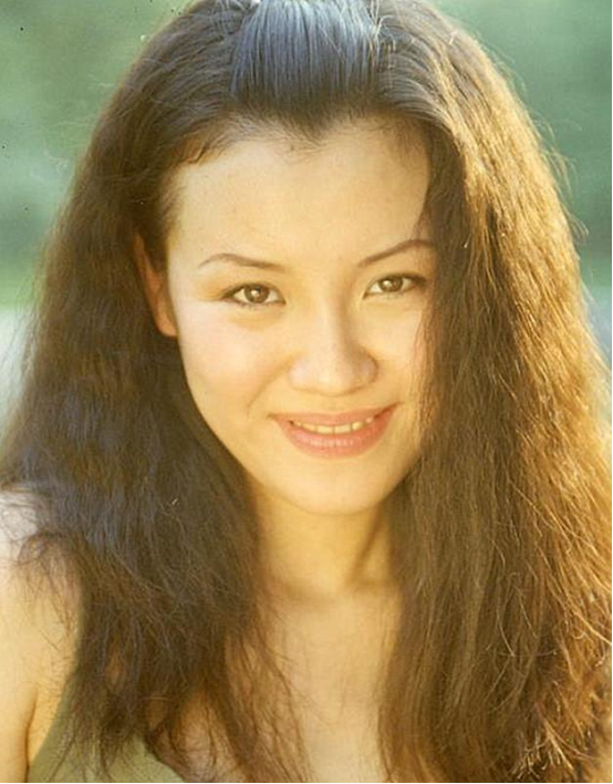 &OpenCurlyDoubleQuote;大娘子&rdquo;劉琳，被名導拋棄後，相親嫁平凡丈夫，47歲被寵成公主