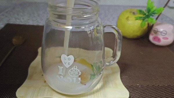 寒露後,記得給孩子做一碗“四白羹”,去燥又滋潤,人人喝得起 寒露後,記得給孩子做一碗“四白羹”,去燥又滋潤,人人喝得起