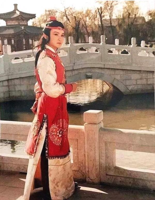 窮人家的孩子嬌生慣養，賈寶玉反而胡打海摔，尤氏的話是啥意思