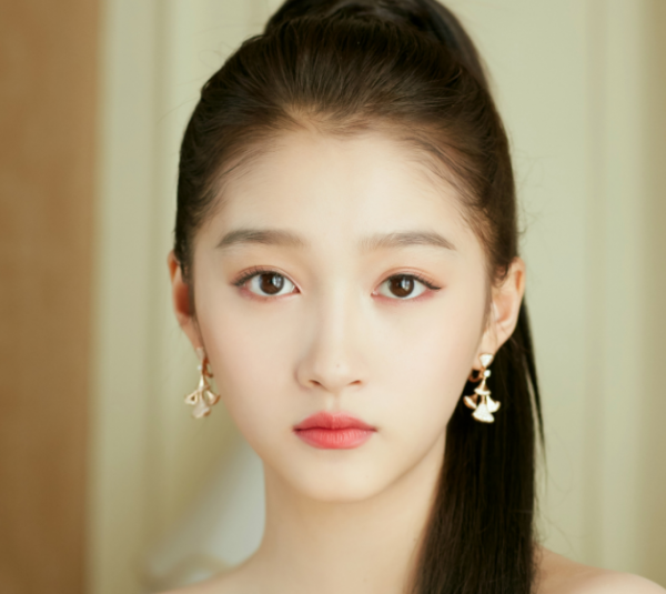 “精緻”美女秒變“人皮面具”楊超越丟掉眉毛,簡直太嚇人了 “精緻”美女秒變“人皮面具”楊超越丟掉眉毛,簡直太嚇人了