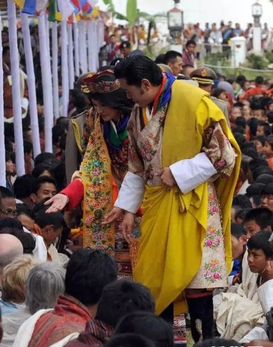 “等你長大了，我便娶你”14年的等待，他們終於成為全世界最幸福的夫妻