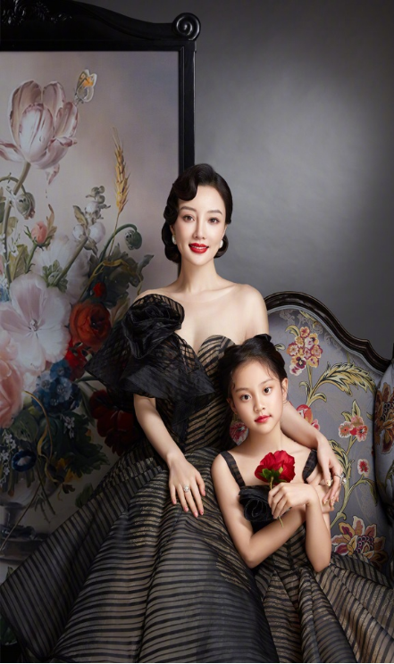 8對明星母女顏值對比，女兒美還是媽媽美？劉亦菲繼承媽媽高顏值