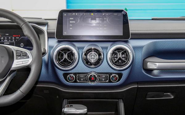 靜態解讀|高性價比的硬派越野車,北京BJ40造型硬朗 靜態解讀|高性價比的硬派越野車,北京BJ40造型硬朗