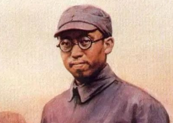 林月琴嫁羅榮桓後，“戰死”的前夫回來了，主席如何解決三人尷尬