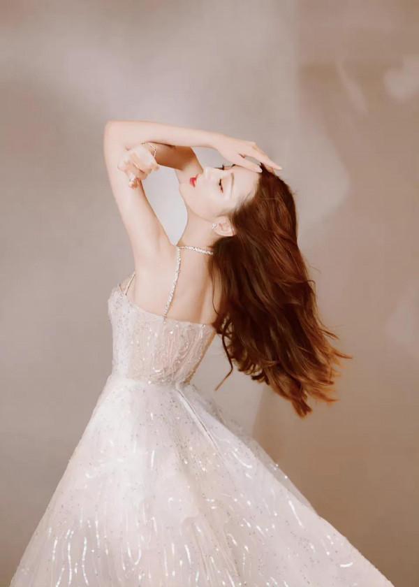 迪麗熱巴，越看越喜歡