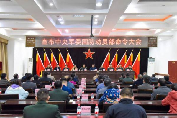 解放軍33個省級部隊,只有4個司令員是中將,其中2個屬於中將高配 解放軍33個省級部隊,只有4個司令員是中將,其中2個屬於中將高配