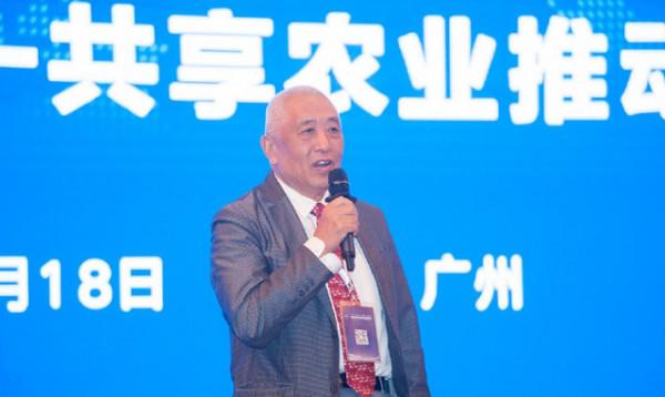 他是原勞動部部長，肅反中差點被殺害，官至副國級，兒子是副局長