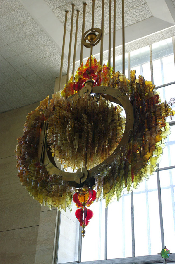 全球最大的放大鏡，12層樓高，聚焦3000度高溫幫助開發航天黑科技