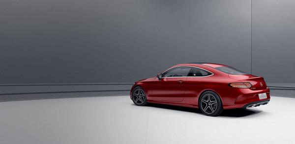 34.68萬元起 新款賓士C級轎跑上市 配置小幅升級