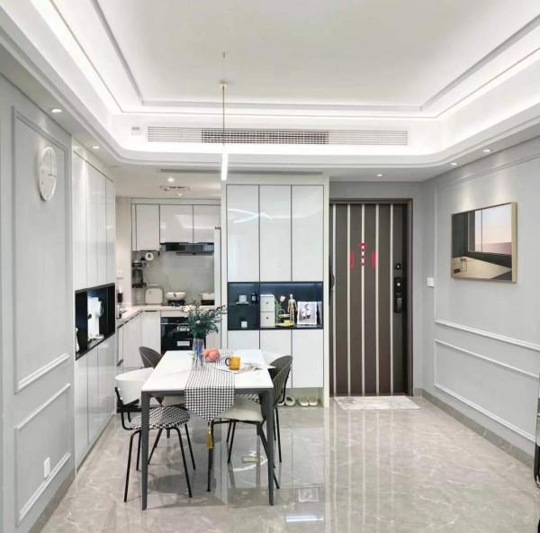 發現一位90後寶媽的裝修，那叫一個高階，全屋乾淨整潔，讓人羨慕