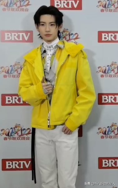 北京春晚路透曝光：baby發糖葫蘆，李沁扮花仙子，王鷗異域風