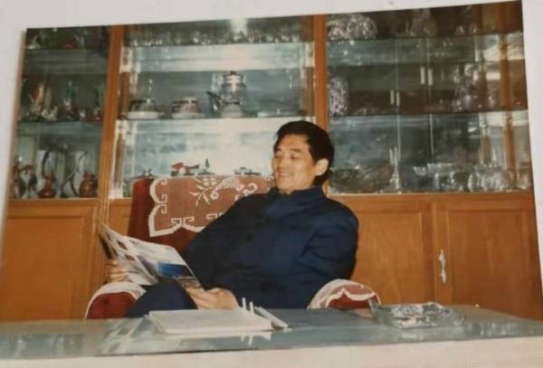 89歲仍壯心不已，&OpenCurlyDoubleQuote;中國微晶玻璃之父&rdquo;趙天佑：未來要開發不會燃燒的&OpenCurlyDoubleQuote;紙&rdquo;