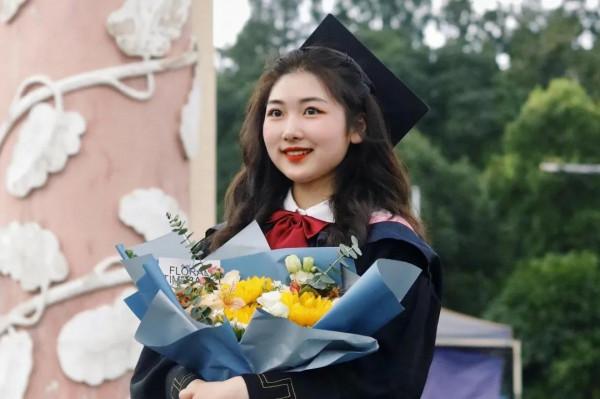 又美又颯！中南大學再現女神學霸，包攬年級第一，獎學金拿到手軟