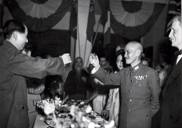 重慶談判時，蔣介石提出讓毛澤東當省長，毛主席問：去哪個省？