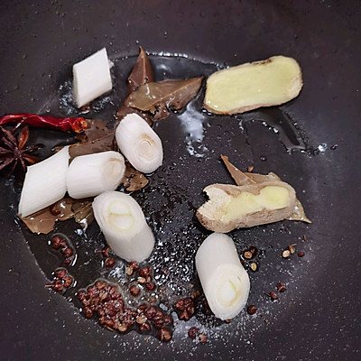 鮮掉眉毛的美味家常菜醬燒排骨（醬大骨也可以這麼做）