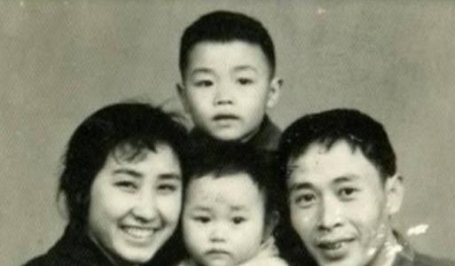 &OpenCurlyDoubleQuote;農民歌手&rdquo;刀郎，被妻子拋棄被同行打壓，卻和新疆妻子幸福不已