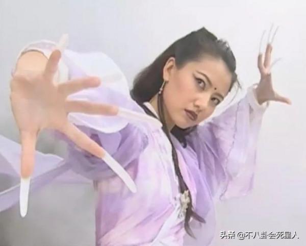 明明是苦情臉非要演活潑少女，高圓圓李沁都栽了