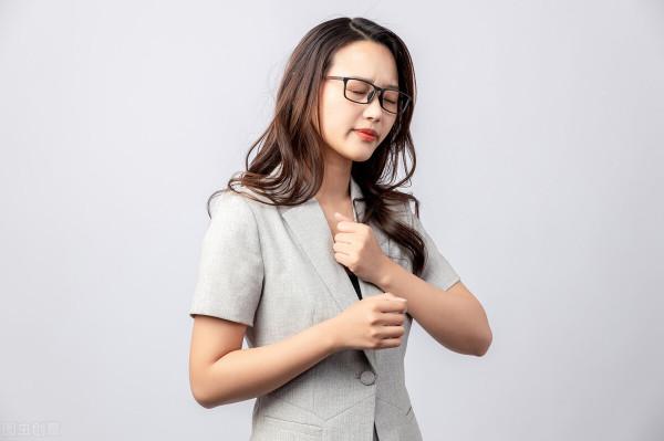 女子胸痛、咳嗽,主診醫師考慮肺癌準備手術,主任會診後:誤診了 女子胸痛、咳嗽,主診醫師考慮肺癌準備手術,主任會診後:誤診了