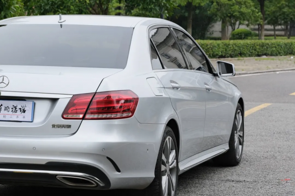 賓士 E260L:C級的價格、E級的品質、“S”級的前任 賓士 E260L:C級的價格、E級的品質、“S”級的前任