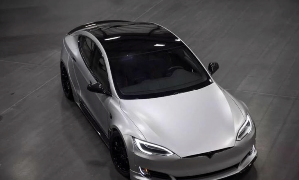 低趴低調亦奢華:特斯拉Model S寬體改裝 低趴低調亦奢華:特斯拉Model S寬體改裝