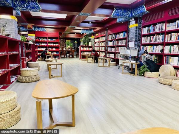 秋日小確幸|在復古風的溫柔書鄉閱覽屬於自己的星河大海 秋日小確幸|在復古風的溫柔書鄉閱覽屬於自己的星河大海