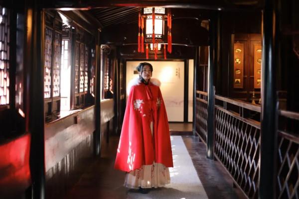 1年有150天住酒店，44次旅行，47次飛行！這江南女子怎麼做到的？