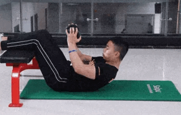 46歲何潤東八塊腹肌真撩人，40+中年人如何擺脫油膩啤酒肚？