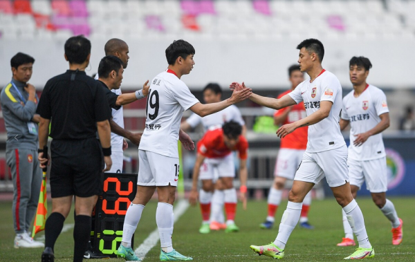 泰達功勳加盟亞泰後表現不佳，曾是國足當紅國腳，征服過裡皮