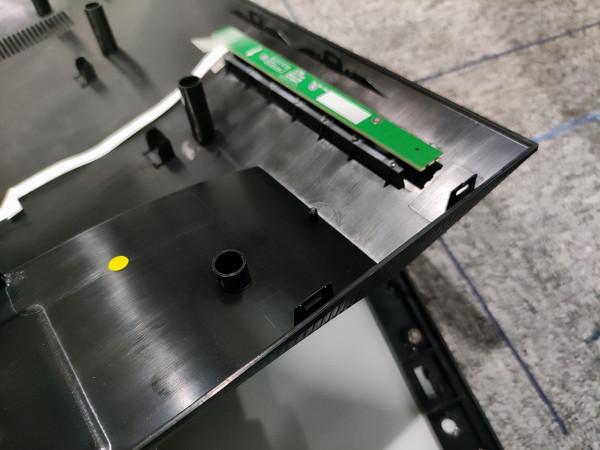 中秋月圓我螢幕卻碎了，只要750拯救3000塊