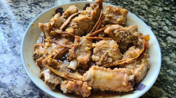 五指毛桃蒸排骨,廣東很火的一道菜,香味濃郁又好吃,味道特別 五指毛桃蒸排骨,廣東很火的一道菜,香味濃郁又好吃,味道特別