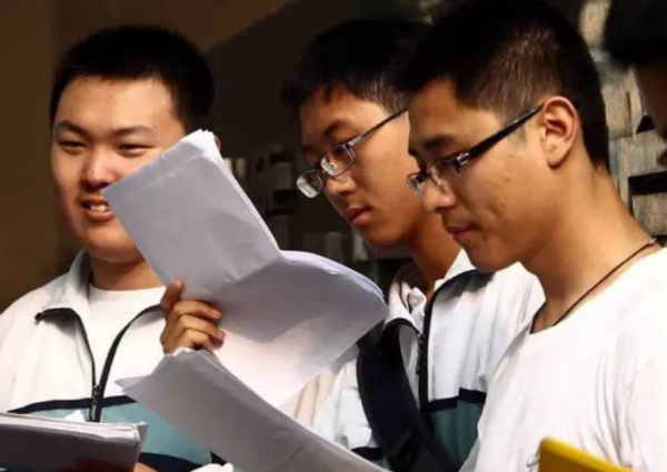 雲南694分考生被985大學退檔,家長悔不當初,2022屆考生需瞭解 雲南694分考生被985大學退檔,家長悔不當初,2022屆考生需瞭解