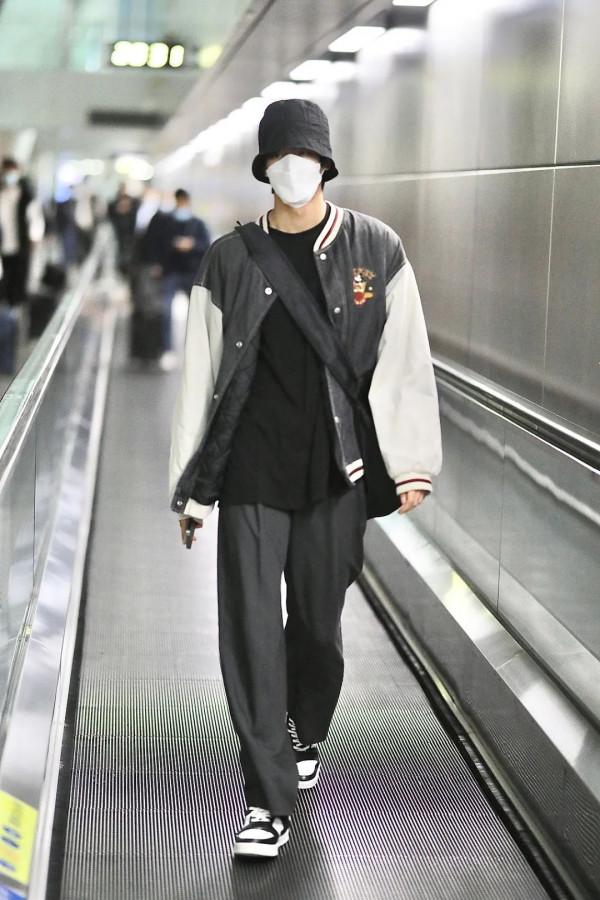 男星街拍 |“空靈系男生”丁真呆萌現身，小李子&amp;德普叔變化驚人