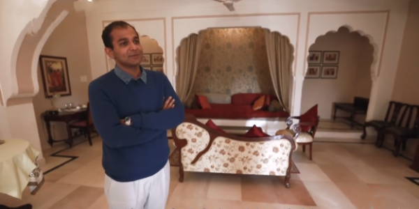 “印度王子”比曼尤:曾把王宮改成酒店,後舉辦音樂節成網紅景點 “印度王子”比曼尤:曾把王宮改成酒店,後舉辦音樂節成網紅景點