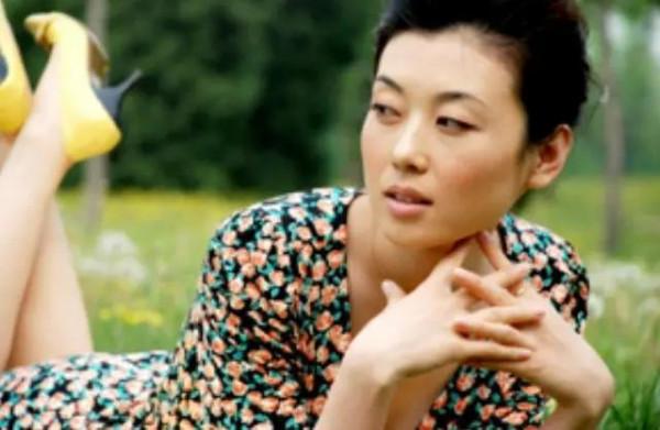 餘秋雨的另一面：拋棄髮妻李紅，另娶小16歲馬蘭，前妻怒斥偽君子