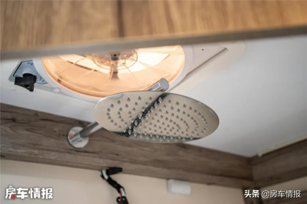 ​這個設計真心棒！讓房車秒變內外套間，獨立廚衛空間比家裡還大