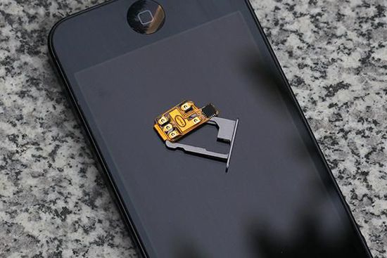 2K就能組裝iPhone13？外版黑解卡貼機究竟水多深